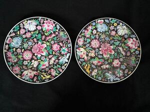 中国景徳鎮 ☆ 黒花紋皿 ☆ ビンテージ陶磁器 ☆ 黒花紋絵柄皿2点セット ☆ 25.5cm 皿☆ 未使用保管品