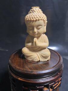 送料無料　高級実木 木製 工芸品 仏教美術 可愛い釋迦摩尼仏 黄楊木 仏像 木彫り 柘植木彫高さ約6cm釈迦