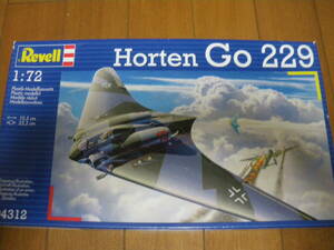 Revell レベル　1/72　ドイツ　ホルテン　Go229　全翼型戦闘爆撃機　Horten Go229　04312　ヴィンテージ　未開封　未組立　同梱,郵送可