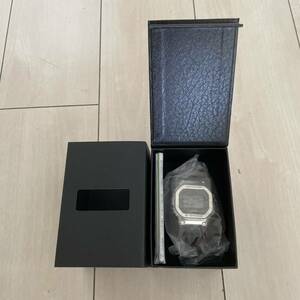 【新品未使用 】GM-5600-1JF G-SHOCK シルバー メタルカバード CASIO カシオ Gショック 腕時計 