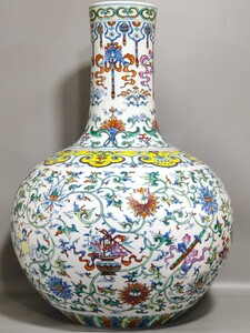 大清乾隆年製款 斗彩 暗八仙天球瓶 陶磁器 中国美術 工芸品 唐物 置物 賞物 CH09