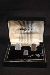 A LOOK　GentA　銀色　カフス　カフリンク　15x13－8　タイタック　10x7－10ミリ　セット　化粧箱付