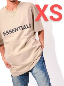 新品 FOG ESSENTIALS エッセンシャルズフロントロゴ Tシャツ TAN/ベージュ XS