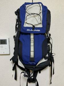 【美品】 DAKINE poacher ダカイン ポーチャー リュック バックパック 登山 スキー スノーボード アウトドア 青×白 northface burton