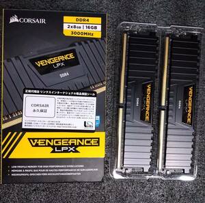 【中古】DDR4メモリ 16GB(8GBx2) Corsair CMK16GX4M2B3000C15 箱つき [DDR4-3000 PC4-24000]