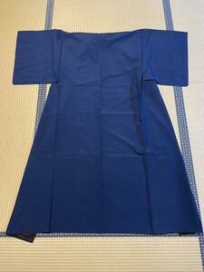 【深】9 男性 着物 正絹 袷 紺色 身長172㎝前後 京都仕上げ 散策に 花見に 粋な無地紬で