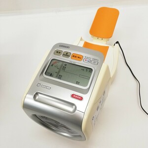 151 OMRON オムロン デジタル自動血圧計 スポットアーム HEM-1020 デジタル 自動 血圧計 ヘルスケア 管理医療機器 ACアダプター付 動作品