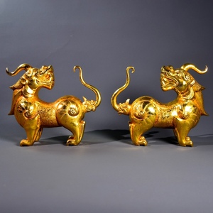  *珍品旧蔵* 唐 純手彫りの瑞獣ペア、金色が完璧で、造形が独特 中国古美術 時代物 SY01-09