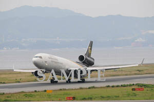 D【航空機写真】Ｌ版４枚　UPS航空　MD-11F　貨物機　関西空港