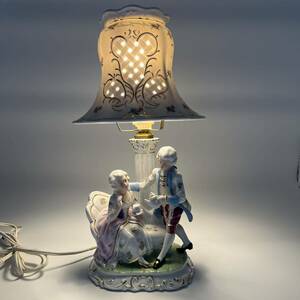 ヤマハ陶芸 テーブルライト 貴族 貴婦人 陶器 アンティーク 電気スタンド 卓上ランプ インテリア 照明器具 