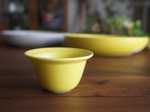 黄色 ミニカップ (ドーナツカップ) 小鉢 小物入れ 器
