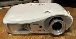 EPSON エプソン EMP-TW600 ホームプロジェクター 中古。付属品無し。本体のみ。現状品。動作確認していません。