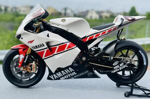 自作完成品 1/12 No.1051/12 ヤマハYZR－M1 50thアニバーサリー バレンシアエディション　キットから製作しました　YAMAHA YZR-M1