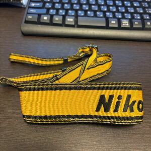 【新品未使用品・送料無料】ニコン Nikon カメラ ストラップ 黄色×黒　ワイド