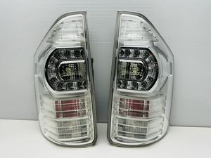 トヨタ純正 ZRR70 ZRR75 ヴォクシー 後期 LED テールライト テールランプ 左右セット ICHIKOH 28-220 (P150)