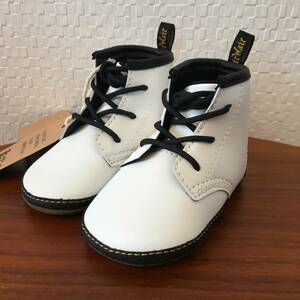 ● 送料￥410 ● 11.0cm｜Dr.Martens ドクターマーチン ベビー 1460 CRIB ブーティー ギフト 白 ファーストシューズ 記念 (新品)(正規品)