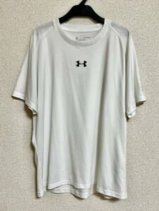 ■新品未使用　アンダーアーマー　Tシャツ　白　ホワイト　XL　画像は暗いですが、真っ白です！