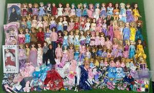 □28-120 着せ替え 人形 大量 まとめ リカちゃん バービー ジェニー ディズニー プリンセス 非売品 巫女 制服 洋服 ドレス 妹 パパ ドール