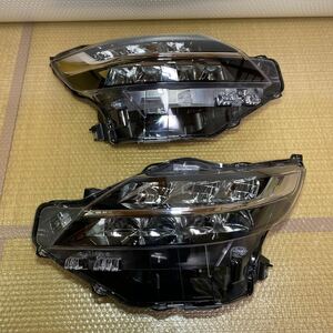 ★ ★ほぼ新車外し　美品　日産 純正　ルークス ハイウェイスター B44A B45A B47A B48A 左右セット　ヘッドライト 100-23779 Y★