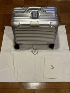 未使用品　リモワ オリジナル コンパクトRIMOWA Original Compact