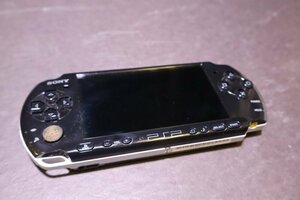 P373【ジャンク品】PSP プレイステーションポータブル PSP-3001 バッテリー・バッテリー蓋無 本体のみ 海外版