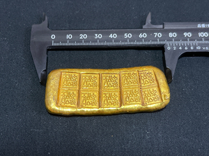 【X285】中国大清古銭 古金貨 金元寶　金錠 金塊 硬貨 馬蹄金 金条 チベット語　重約106ｇ