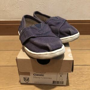 【中古】TOMS キッズ クラッシック スリッポン T6 13センチ ネイビー