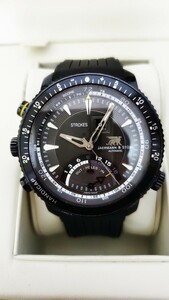 希少。美品 箱、説明書付 ヤーマン&ストゥービー HO.17/063 Hole in One AT 100M メンズ腕時計。スイス製です。