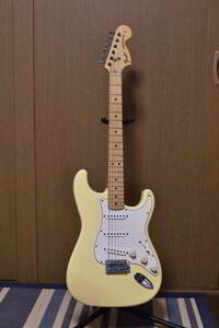 Fender Japan STRATOCASTER　フェンダージャパン　ストラトキャスター ラージヘッド　ST72-58US YWH/M 
