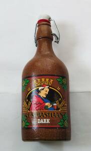 ベルギー陶器製ビール瓶　空き瓶　ST.SEBASTIAAN DARK ５００ｍｌ　綺麗です