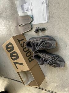 必見！カニエウエスト着 YEEZY BOOST 700 V2 GEODE イージーブースト 700 ジオード　ゴールデンサイズ26.5cm オマケ付き！クレップ塗布済み