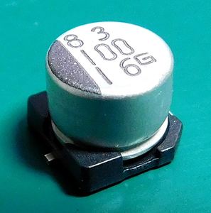 SUNCON CE-GA チップ電解コンデンサ (16V/100μF/105℃・低インピーダンス品) [10個組]【管理:KK621】