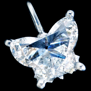 A7603　新品！【BUTTERFLY】美しい大粒ダイヤモンド０．８７９ct 最高級18KWG無垢ペンダントトップ