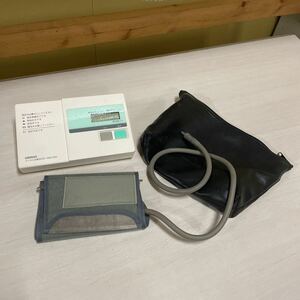 【B-36】ジャンク品 OMRON デジタル自動血圧計 HEM-703C