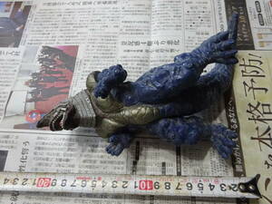 怪獣 ゴルザ　高さ約17ｃｍ