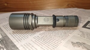 【中古】SUREFIRE M2STRIDER Millenium Combat Light 2セル6V65ルーメン 旧ロゴ ストライダー コンバットライト シュアファイア 検(6P