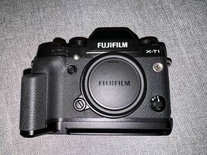 Fujifilm X-T1 ボディ ブラック バッテリー ハンドグリップ付