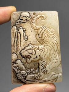 古美術 手彫り 虎紋 トラ 瑞獣 唐物 両面彫刻 玉璧 根付 美品 中国 古玩