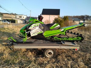 ☆2014 距離少なめ！　ARCTIC CAT M8000。３インチキャタ！