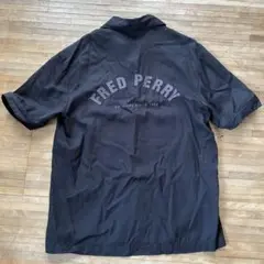 FRED PERRY バックロゴ オーバーサイズ ボタンダウン半袖シャツ　刺繍