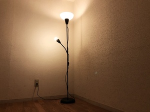 IKEAフロアアップライトTAGARP　照明器具トーガルプLED電球おまけ付き　イケアフロアスタンド　IKEA of Sweden　点灯確認済み　