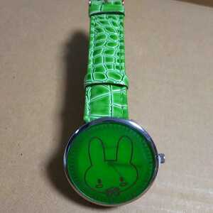 ◇うさぎがキュートな半透明アナログ腕時計 グリーン