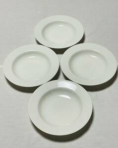 【国産高級白磁】アイボリー系の白無地の23㎝のパスタ皿、カレー皿、スープ皿新品4枚