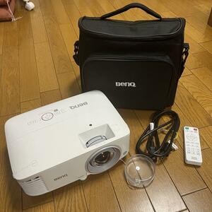 ★1円★BenQ 短焦点プロジェクター TH671ST 通電確認