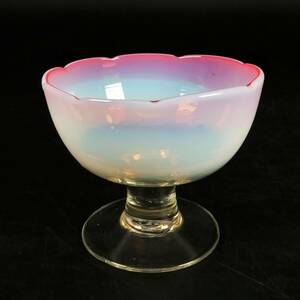 和ガラス 赤 乳白色 氷コップ ガラス カップ 鉢 色硝子 かき氷 器 大正 和物 花形 花型 コレクション