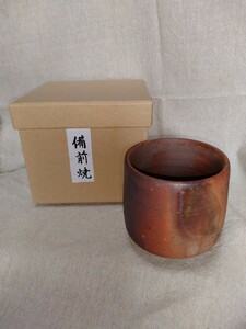 素朴な　備前焼　湯呑(高さ７cm　口径７cm　高台径５cm)　紙箱付　送料は￥３５０です