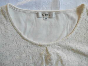  INDIVI インディヴィ 前身ごろと袖がレース生地のカットソー 　　ミルクホワイト色　サイズ38(M) 