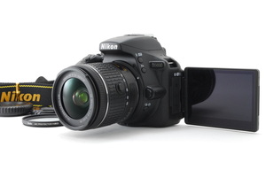 Nikon ニコン D5600 レンズキット 新品SD32GB付き ショット数9514回