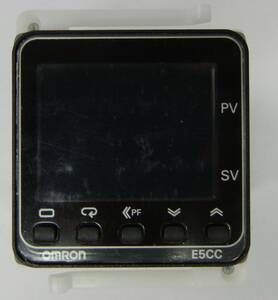 新品 OMRON オムロン 温度調節器 温調器 E5CC-QX0ASM-000 電圧出力（SSR駆動用）