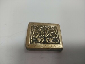 珍品!! レターパックR／ヴィンテージ 金属工芸品 真鍮製？ (4.2×3.5×0.7cm　110g) 東南アジア 彫刻 ／A